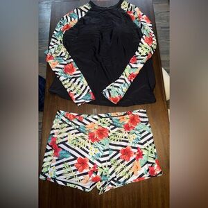 Black Rash Guard Set with Tropical Floral Stripe Print